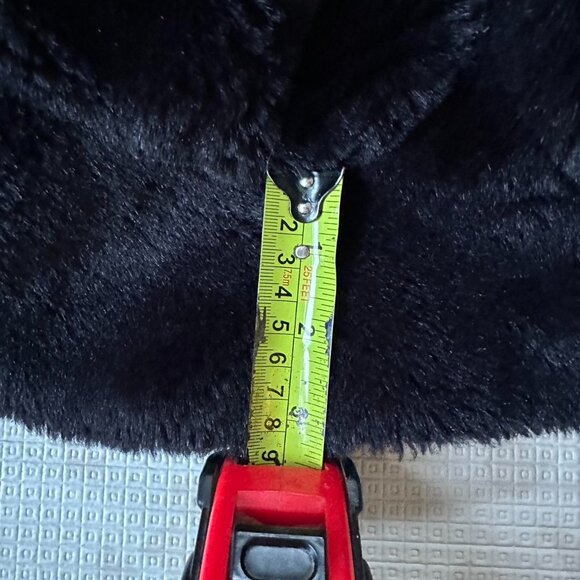 Y2K Faux Fur Hat – Tom & Pam Vibes - Picture 6 of 7